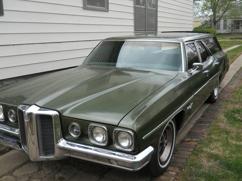 Illustration for article titled For $5,500, This 1970 Pontiac Catalina Wagon Could Be Your Island In The Stream